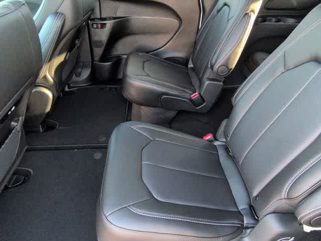 Thumbnail: 2026 Chrysler Pacifica - 21