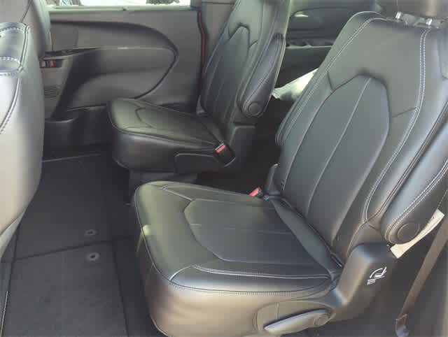 Thumbnail: 2026 Chrysler Pacifica - 19