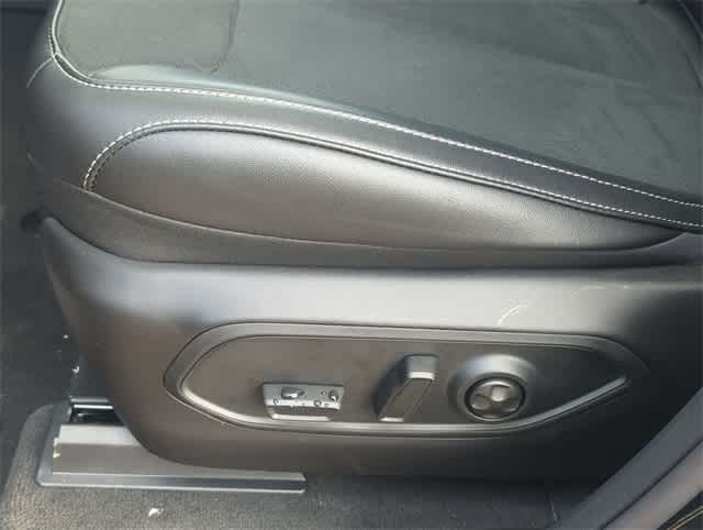 Thumbnail: 2025 Jeep Grand Cherokee L - 17