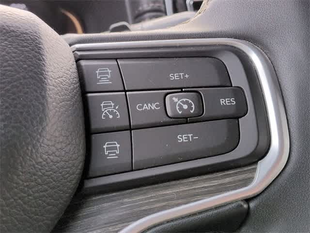 Thumbnail: 2024 Jeep Wagoneer - 25