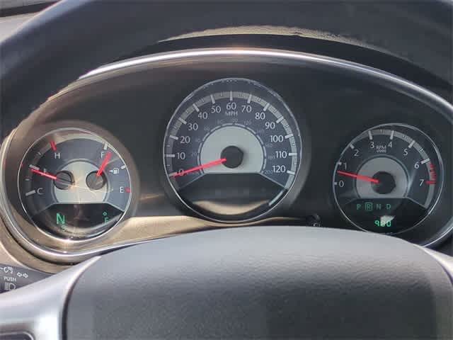 Thumbnail: 2012 Chrysler 200 - 31