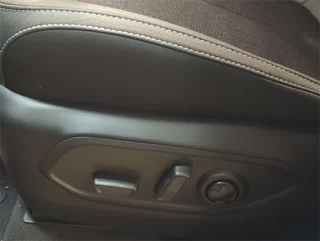 Thumbnail: 2025 Jeep Grand Cherokee L - 16