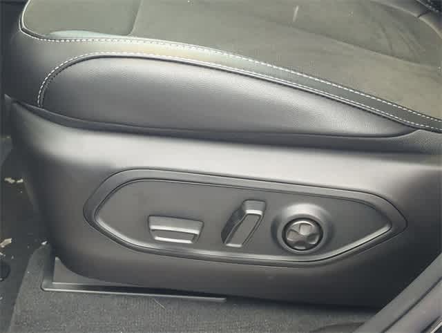 Thumbnail: 2025 Jeep Grand Cherokee - 17