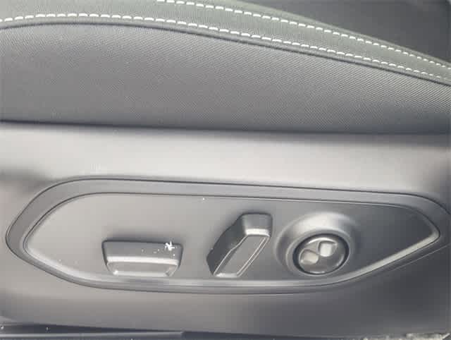 Thumbnail: 2025 Jeep Grand Cherokee L - 16