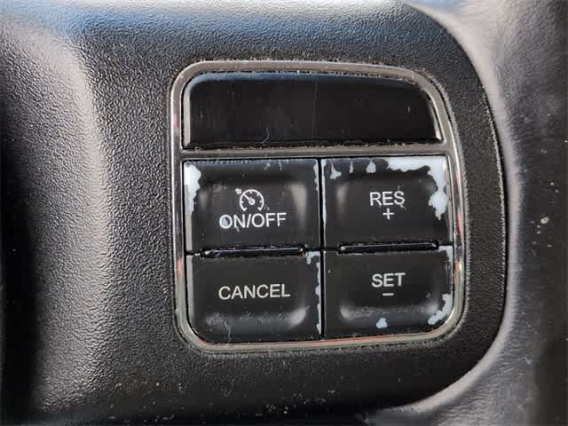 Thumbnail: 2012 Jeep Grand Cherokee - 24