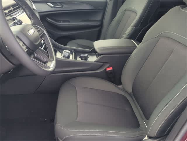 Thumbnail: 2025 Jeep Grand Cherokee L - 15