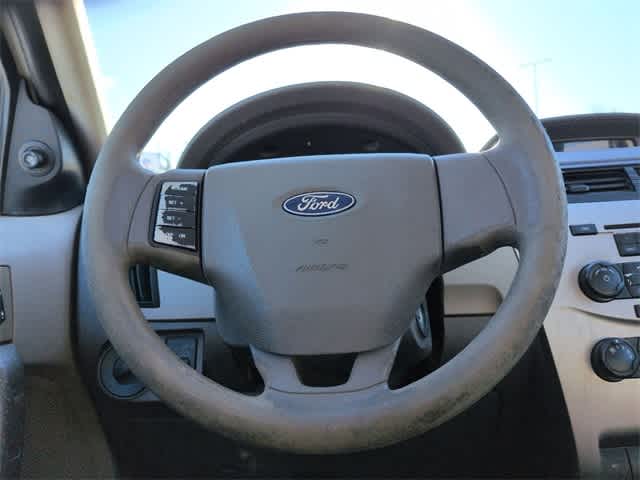 Thumbnail: 2010 Ford Focus - 21