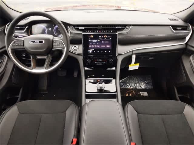 2025 Jeep Grand Cherokee Laredo 15