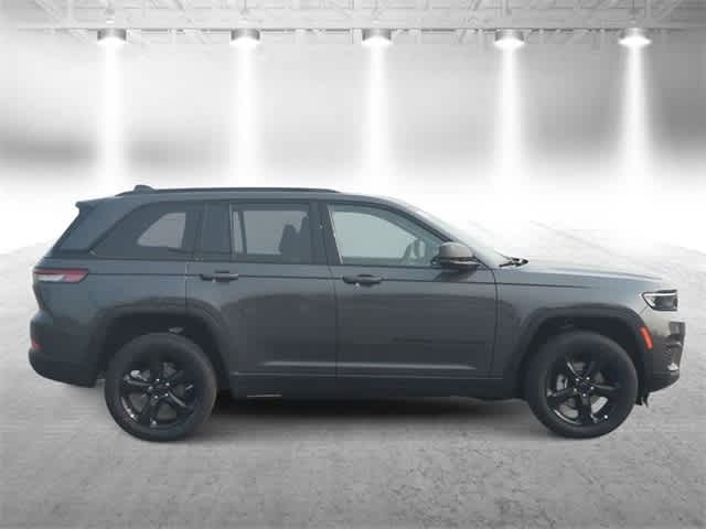 2025 Jeep Grand Cherokee Altitude 9