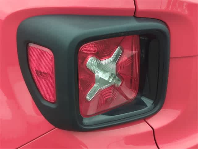 Thumbnail: 2017 Jeep Renegade - 37