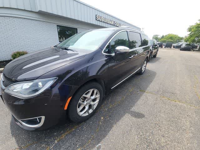 Certified 2019 Chrysler Pacifica Limited with VIN 2C4RC1GG9KR551060 for sale in Garden City, MI