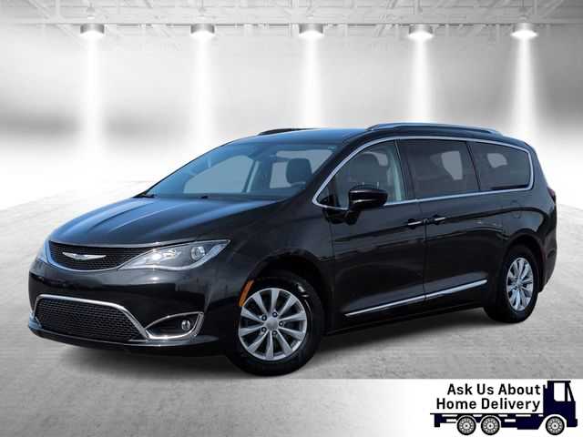 Thumbnail: 2018 Chrysler Pacifica - 1