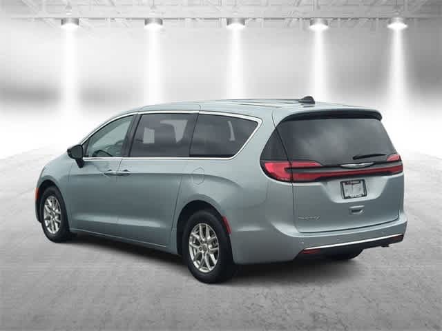 Thumbnail: 2024 Chrysler Pacifica - 6