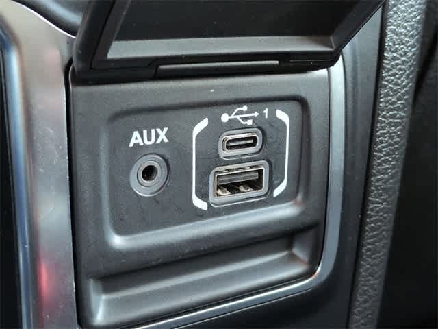 Thumbnail: 2019 Jeep Wrangler - 28