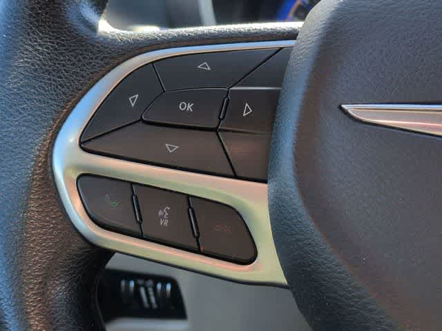 Thumbnail: 2020 Chrysler Pacifica - 25