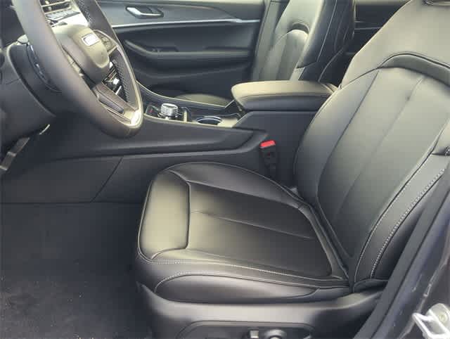 Thumbnail: 2025 Jeep Grand Cherokee - 16