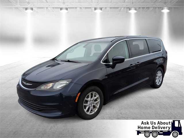 2017 Chrysler Pacifica Touring -
                  Garden City, MI