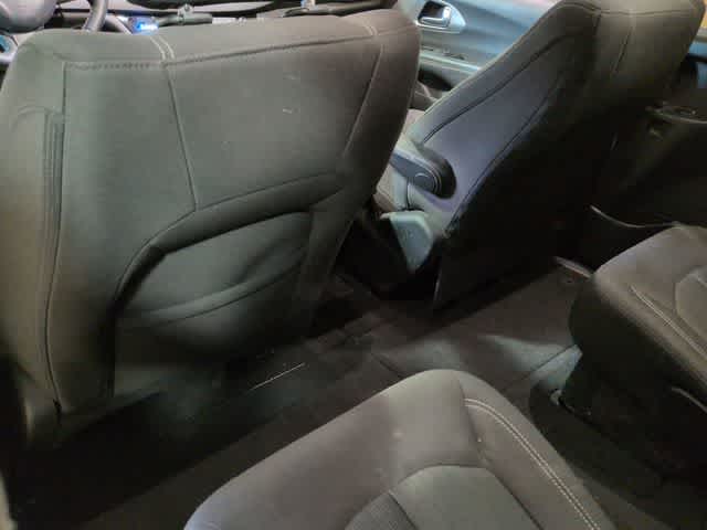 Thumbnail: 2018 Chrysler Pacifica - 18