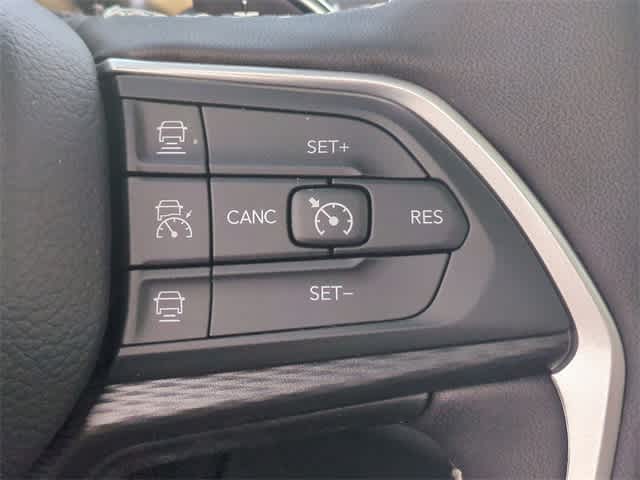 2025 Jeep Grand Cherokee Altitude 26