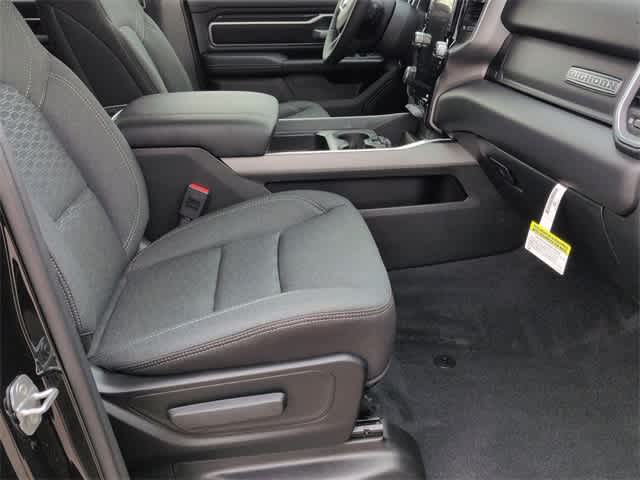 Thumbnail: 2026 RAM 1500 - 28