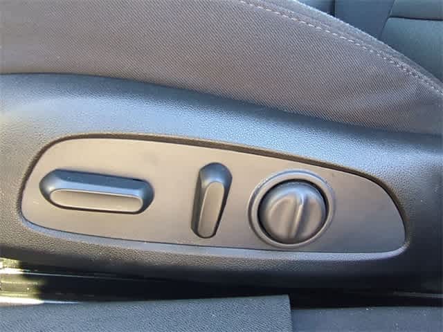 Thumbnail: 2023 Chevrolet Malibu - 18