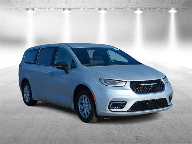 Thumbnail: 2026 Chrysler Pacifica - 2