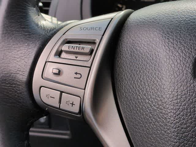 Thumbnail: 2015 Nissan Altima - 25