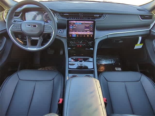 Thumbnail: 2025 Jeep Grand Cherokee - 16