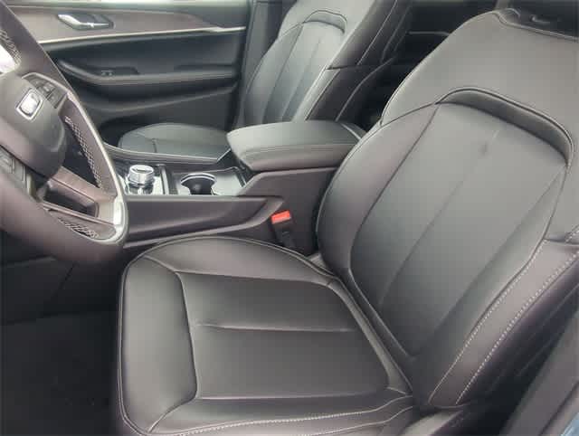 Thumbnail: 2026 Jeep Grand Cherokee - 16