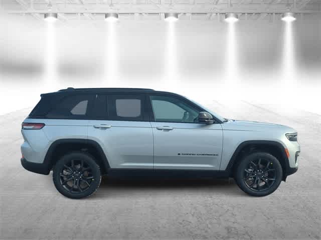 Thumbnail: 2025 Jeep Grand Cherokee - 9