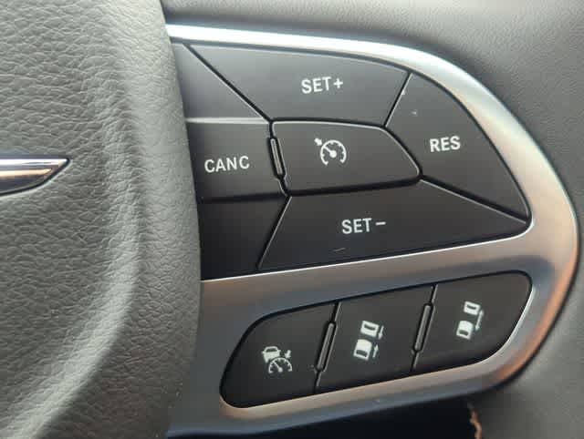 Thumbnail: 2026 Chrysler Pacifica - 27