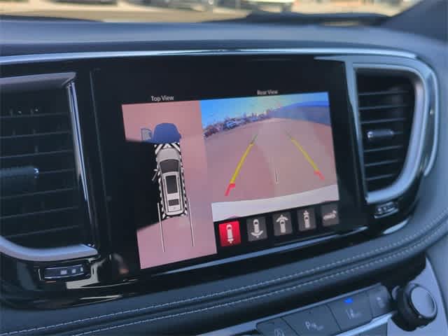 Thumbnail: 2026 Chrysler Pacifica - 40