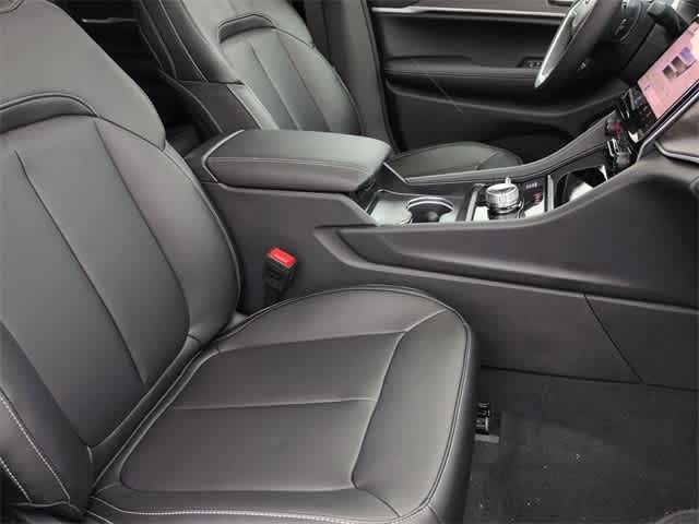 Thumbnail: 2025 Jeep Grand Cherokee - 24