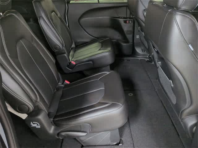 Thumbnail: 2026 Chrysler Pacifica - 22