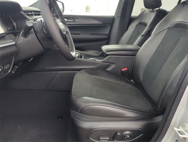 Thumbnail: 2025 Jeep Grand Cherokee - 16