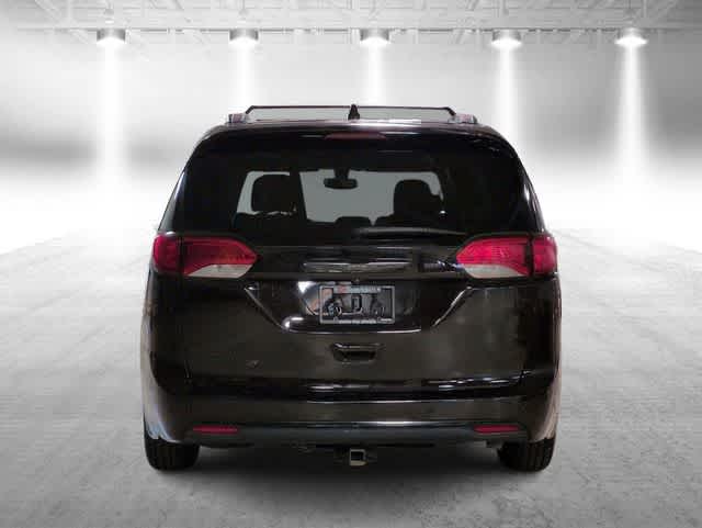 Thumbnail: 2018 Chrysler Pacifica - 7