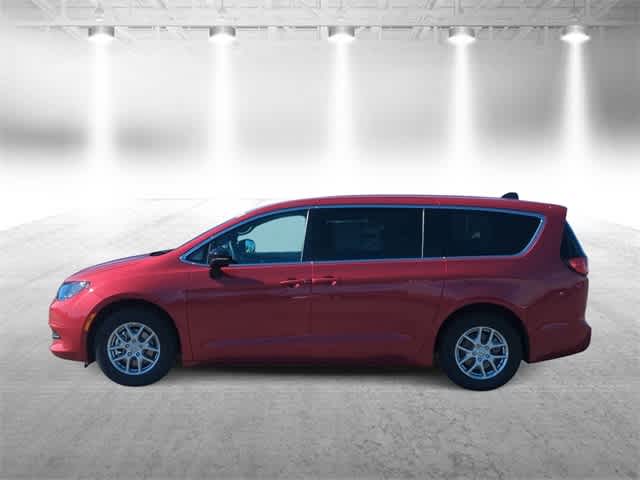 Thumbnail: 2026 Chrysler Voyager - 5