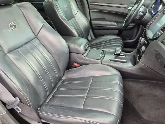 Thumbnail: 2014 Chrysler 300 - 22