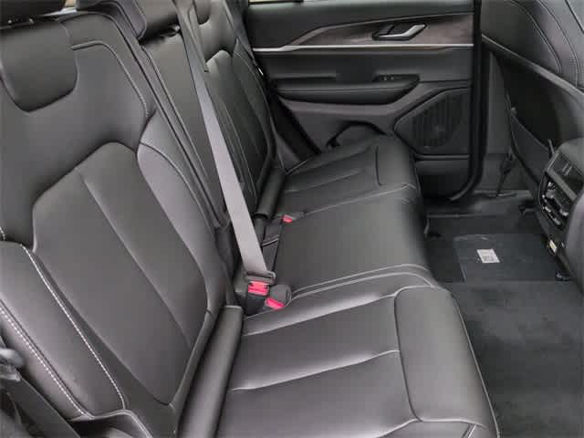 Thumbnail: 2025 Jeep Grand Cherokee - 22