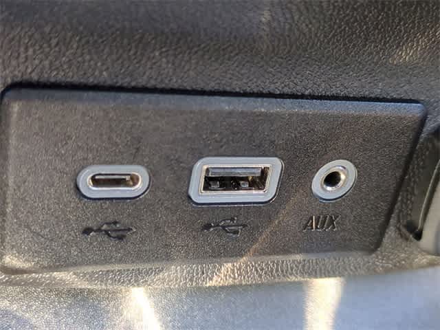 Thumbnail: 2023 Chevrolet Malibu - 30