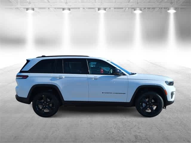 Thumbnail: 2025 Jeep Grand Cherokee - 9