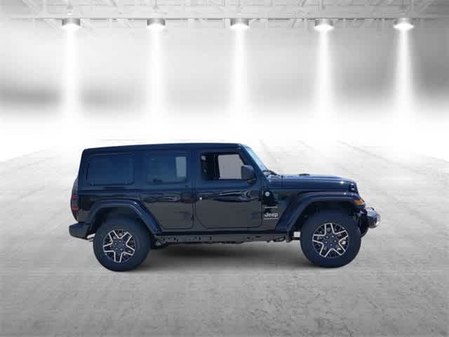 2024 Jeep Wrangler Sahara 9