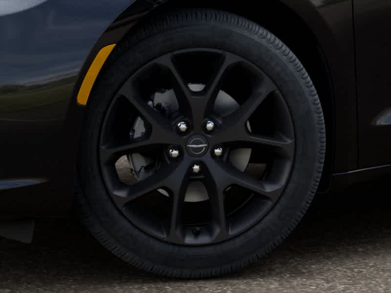 Thumbnail: 2026 Chrysler Pacifica - 8