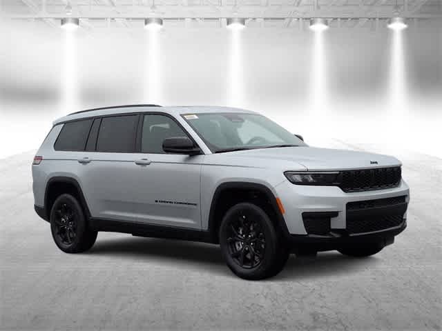 2025 Jeep Grand Cherokee Altitude X photo 2