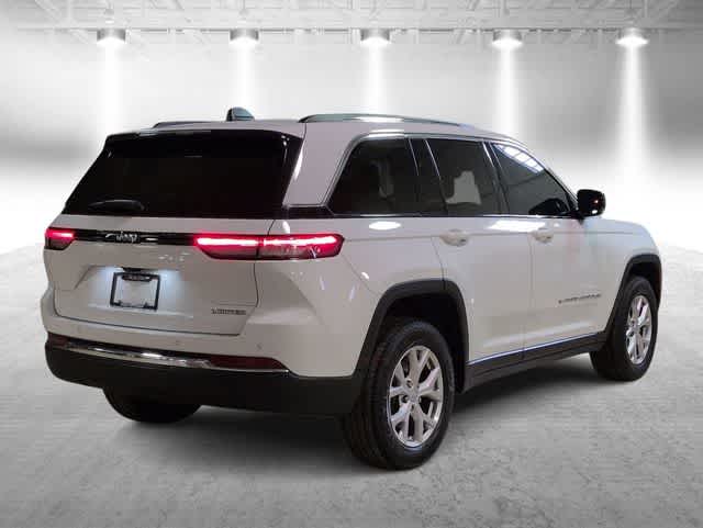 Thumbnail: 2022 Jeep Grand Cherokee - 8