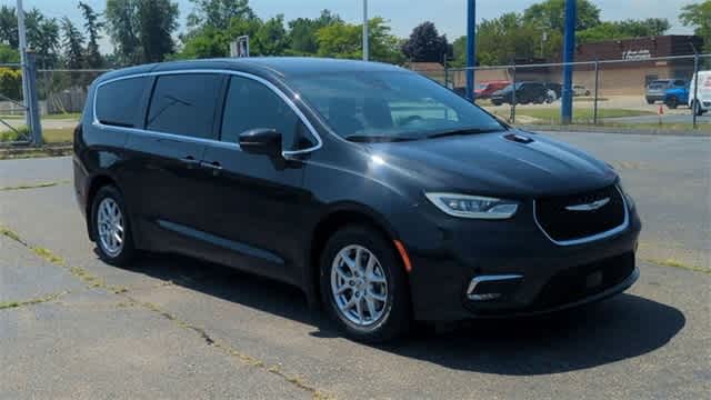 Thumbnail: 2023 Chrysler Pacifica - 2