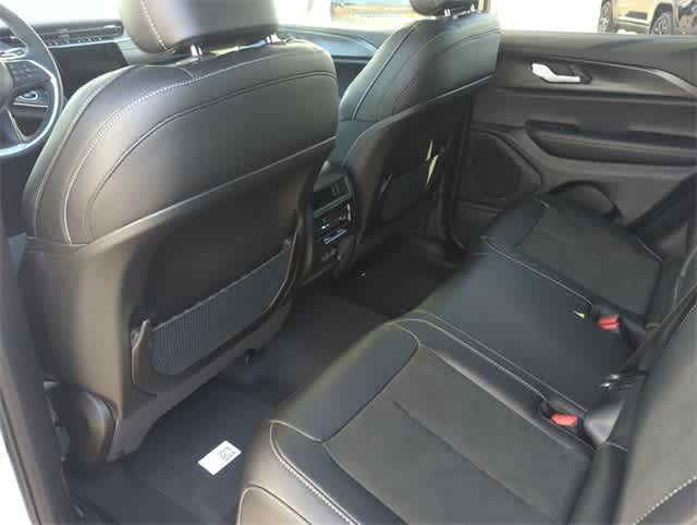 Thumbnail: 2025 Jeep Grand Cherokee - 18