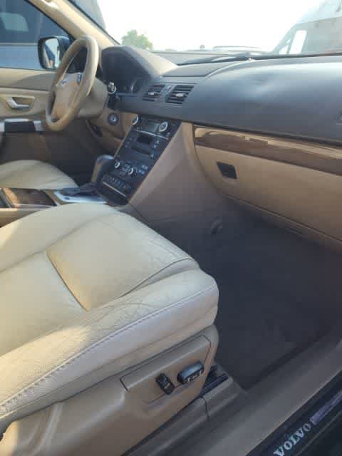 Thumbnail: 2011 Volvo XC90 - 20