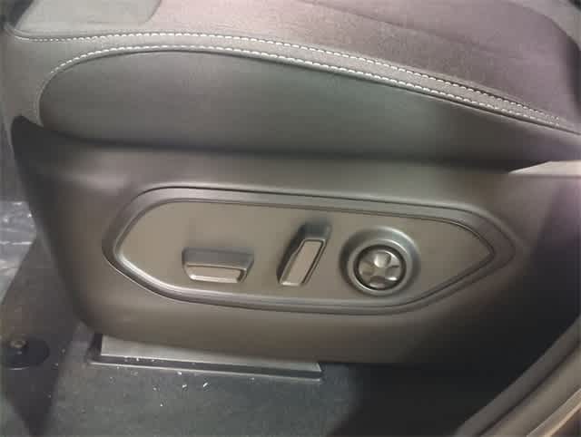 Thumbnail: 2025 Jeep Grand Cherokee L - 16