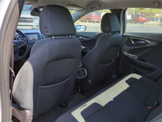 Thumbnail: 2016 Chevrolet Malibu - 18